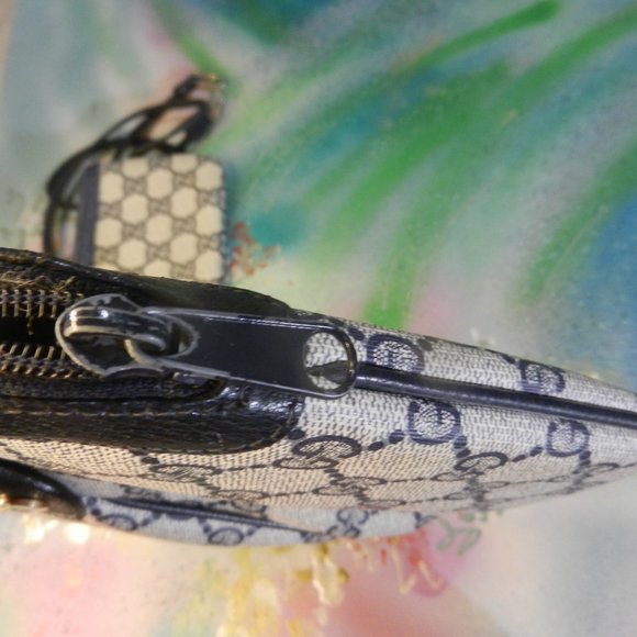 Gucci VTG collectible crossbody purse cream navy logo canvas curved shoulder bag - Picture 10 of 16